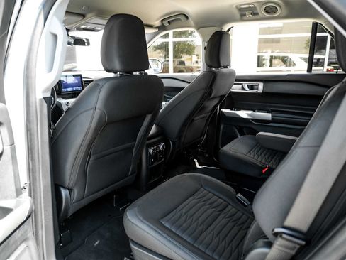 Used 2021 Ford Explorer XLT RWD image 37