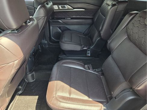 Used 2025 Ford Explorer Platinum w/ Ultimate Package RWD image 29