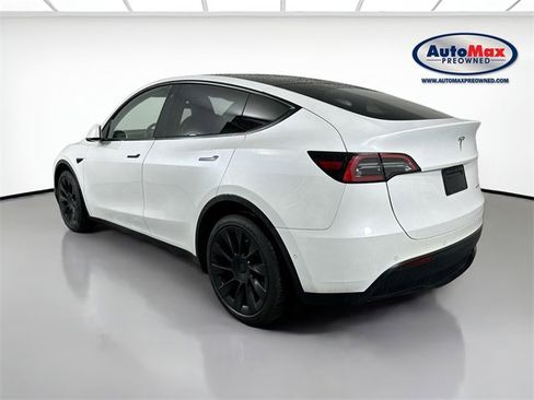 Used 2022 Tesla Model Y Long Range image 5