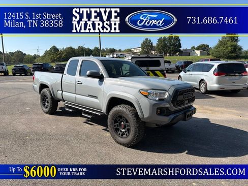 Used 2021 Toyota Tacoma SR5 w/ SR5 Appearance Package (SM) AWD/4WD image 1