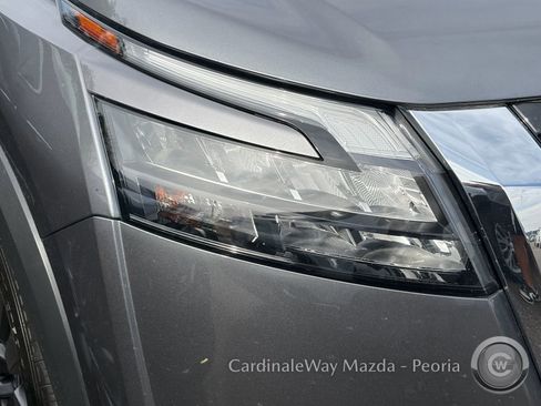 Used 2025 Nissan Pathfinder SV image 7