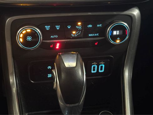 Used 2022 Ford EcoSport SE w/ SE Convenience Package image 28