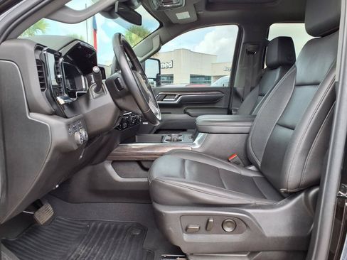 Used 2024 Chevrolet Silverado 2500 LTZ w/ LTZ Convenience Package AWD/4WD image 25