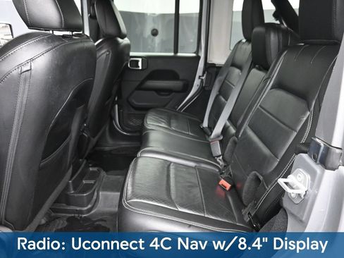 Used 2018 Jeep Wrangler Unlimited Sahara AWD/4WD image 13