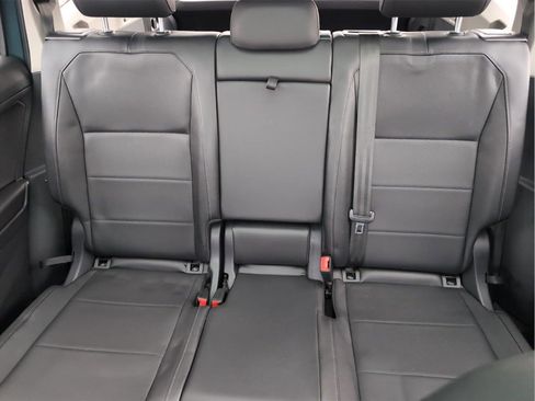 Used 2020 Volkswagen Tiguan SEL image 33