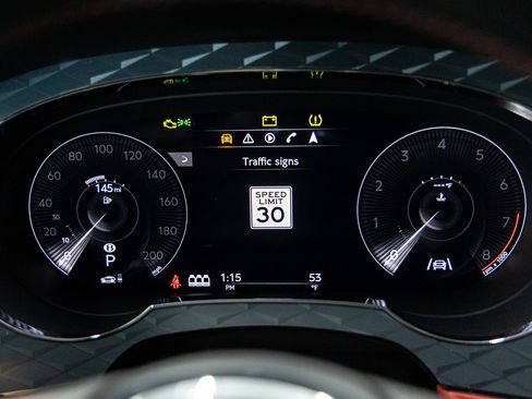 Used 2021 Bentley Bentayga image 24