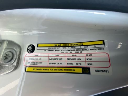 Used 2025 Chrysler Pacifica Limited FWD image 19