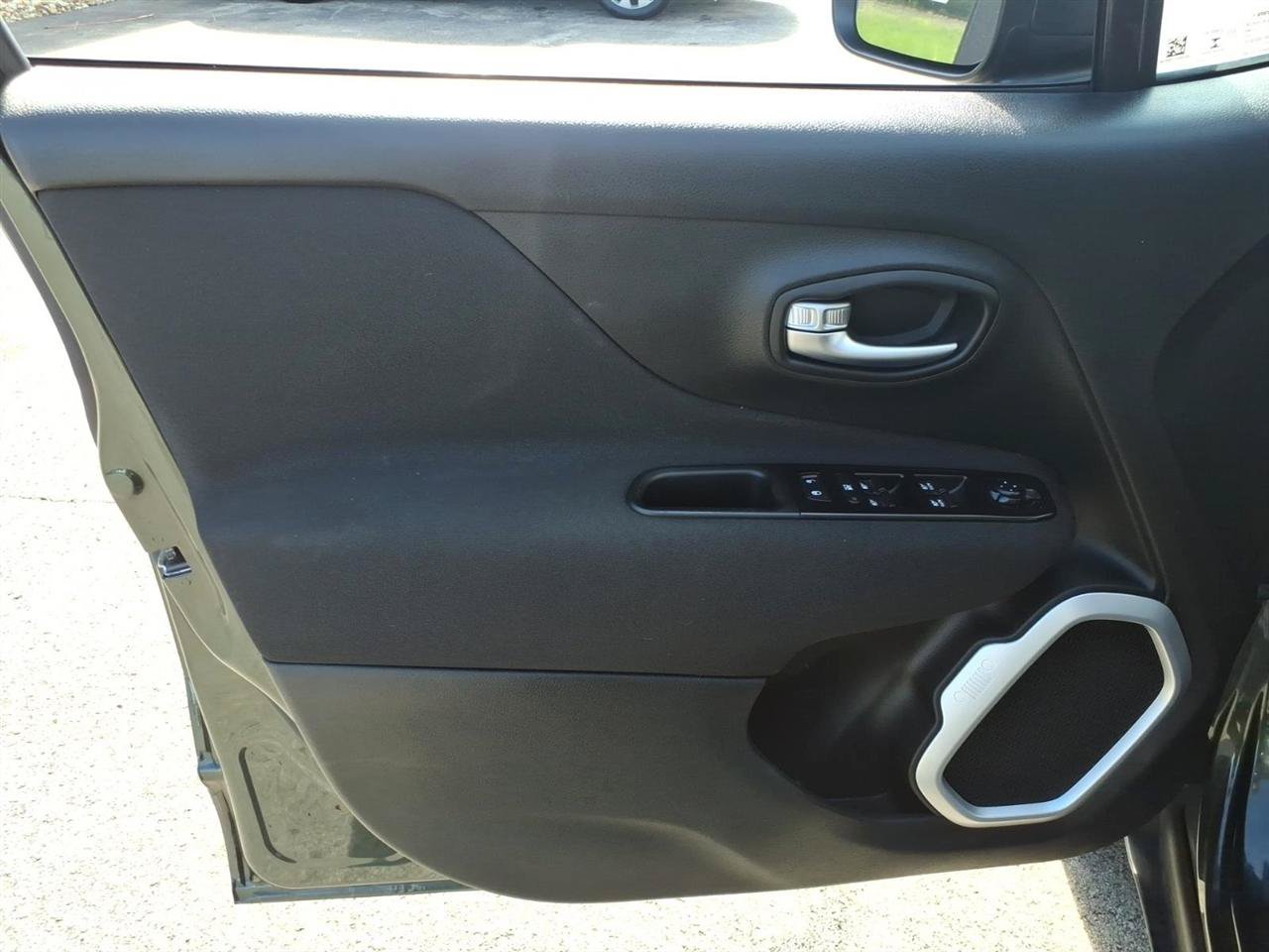 Used 2021 Jeep Renegade Sport AWD/4WD image 10