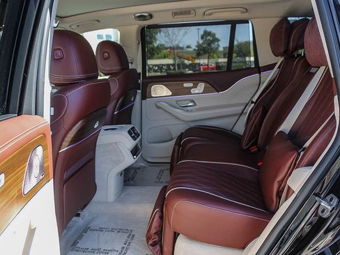 Certified 2024 Mercedes-Benz Maybach GLS 600 4MATIC image 23