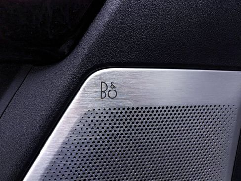 Used 2023 Ford F150 Lightning Platinum image 6