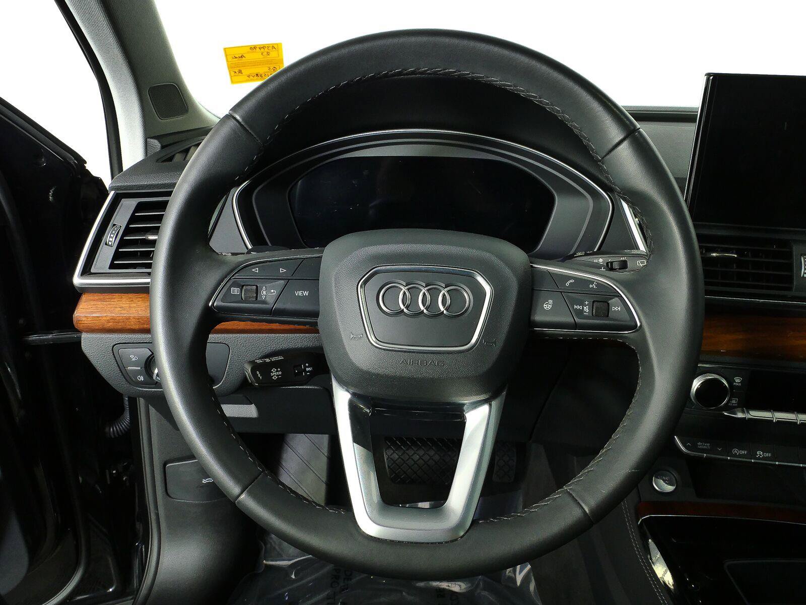 Used 2023 Audi Q5 2.0T Premium Plus AWD/4WD image 11