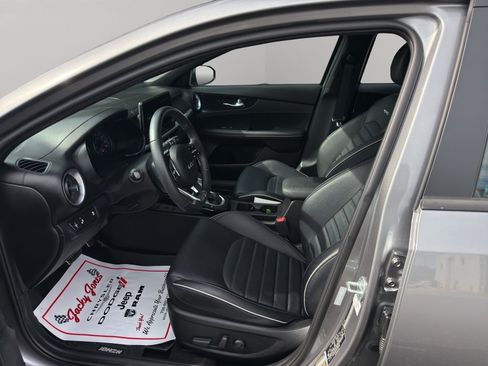 Used 2023 Kia Forte GT-Line w/ GT-Line Premium Package FWD image 3