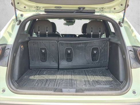 Used 2024 Chevrolet Trax RS w/ Sunroof Package FWD image 7