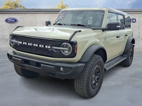 Used 2025 Ford Bronco Outer Banks w/ Sasquatch Package AWD/4WD image 3