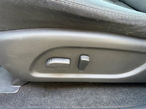 Used 2014 Nissan Pathfinder SV image 9