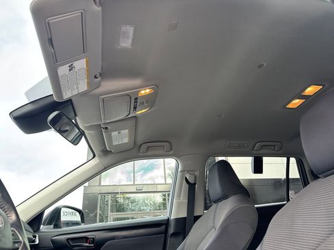 Used 2020 Toyota Highlander LE image 19