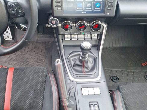 Used 2024 Subaru BRZ Limited w/ Popular Package 2 RWD image 16