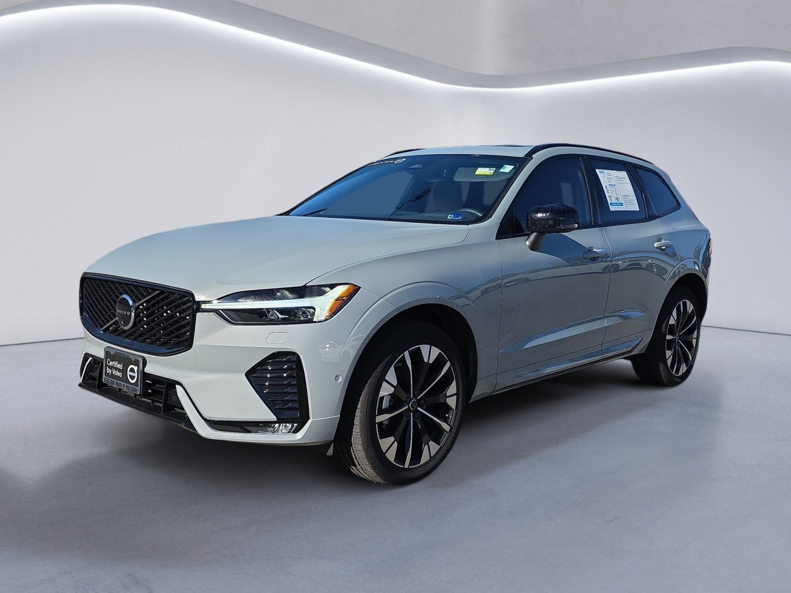 Certified 2026 Volvo XC60 B5 Plus w/ Protection Package Premier AWD/4WD image 8