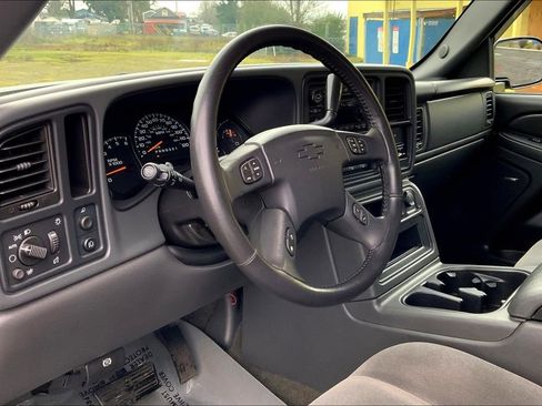 Used 2006 Chevrolet Silverado 2500 LT w/ Onstar Plus Package image 18