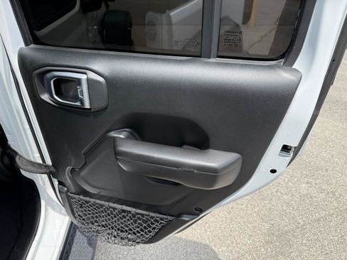 Used 2018 Jeep Wrangler Unlimited Sport S AWD/4WD image 29