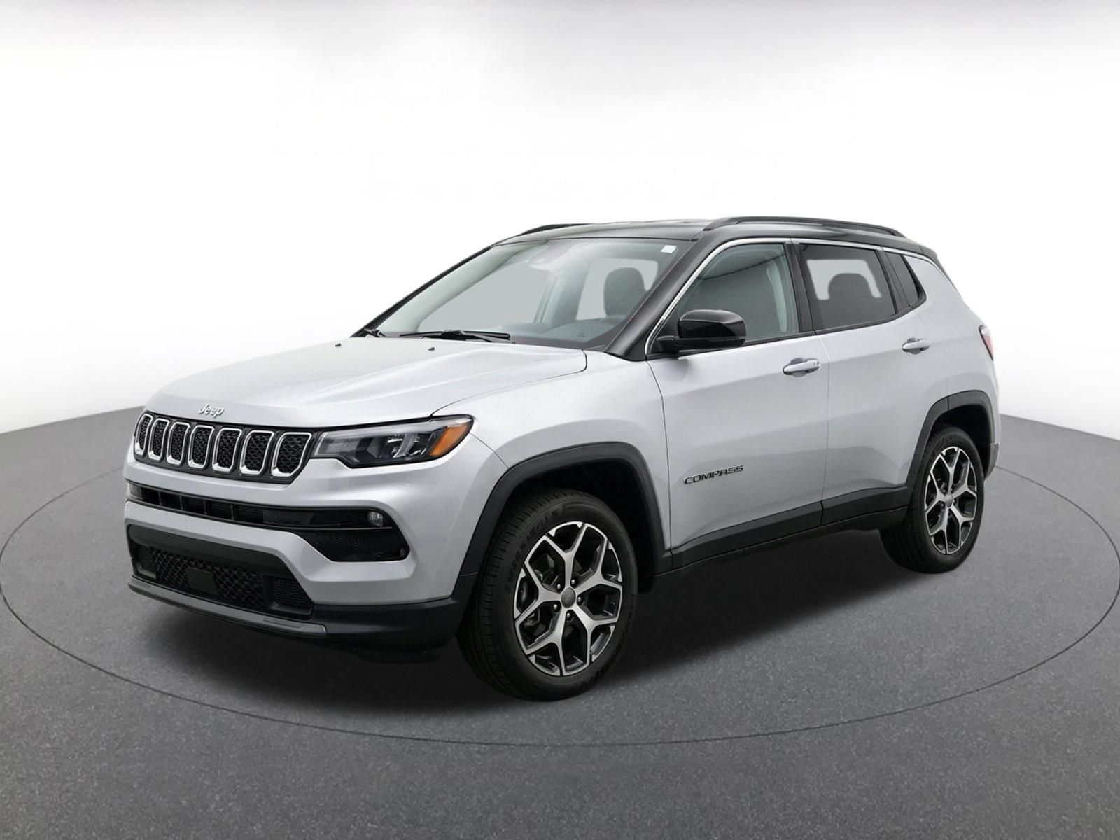 Used 2025 Jeep Compass Limited AWD/4WD image 3