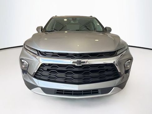 Used 2024 Chevrolet Blazer LT w/ Convenience Package FWD image 2