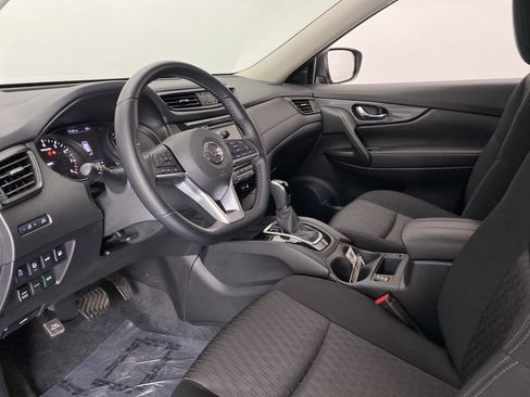 Used 2020 Nissan Rogue SV image 10