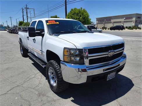 Used 2009 Chevrolet Silverado 2500 LT AWD/4WD image 2