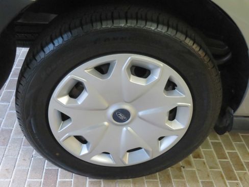 Used 2016 Ford Transit Connect XL image 9