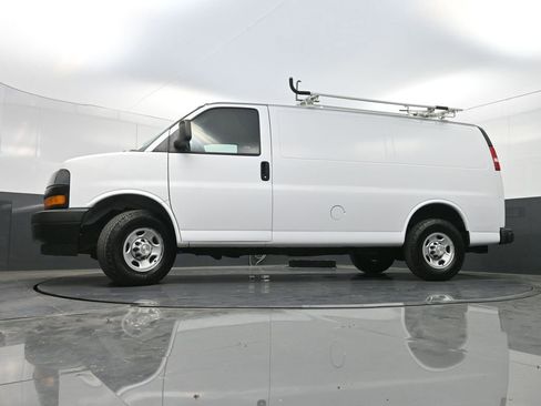 Used 2020 Chevrolet Express 2500 w/ Driver Convenience Package image 21