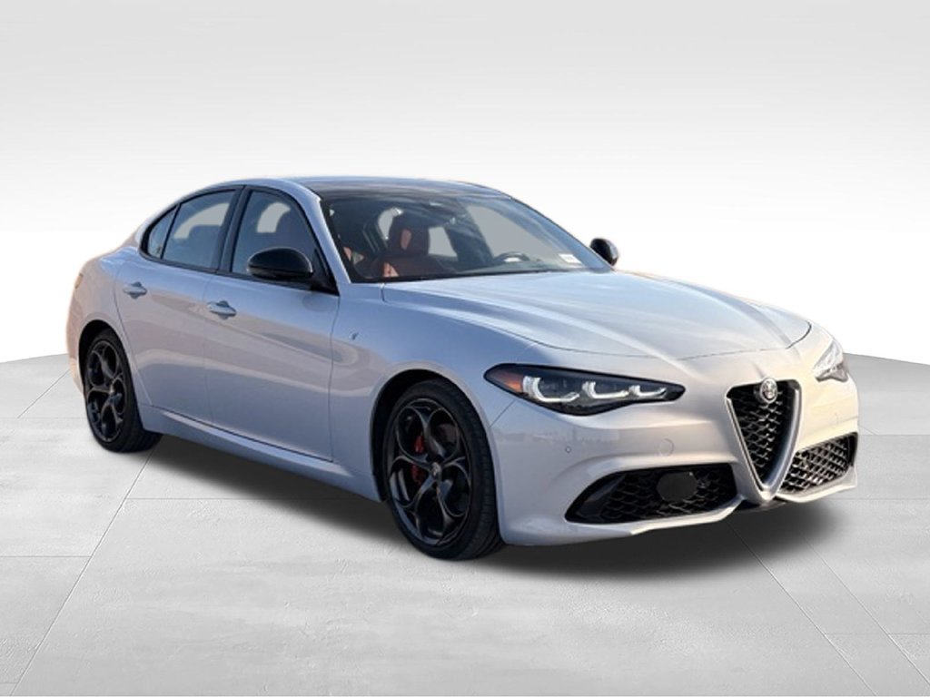 Used 2024 Alfa Romeo Giulia Ti w/ Performance Driving Package RWD image 5