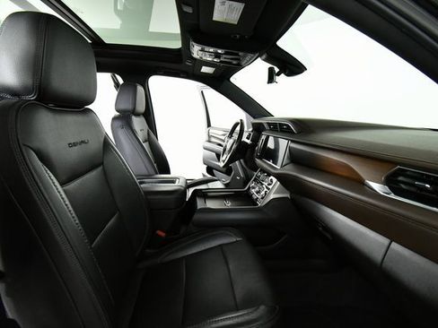 Used 2021 GMC Yukon XL Denali image 22