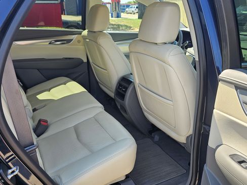 Used 2017 Cadillac XT5 Luxury w/ Driver Awareness Package image 27