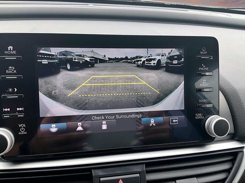 Used 2021 Honda Accord Touring image 21