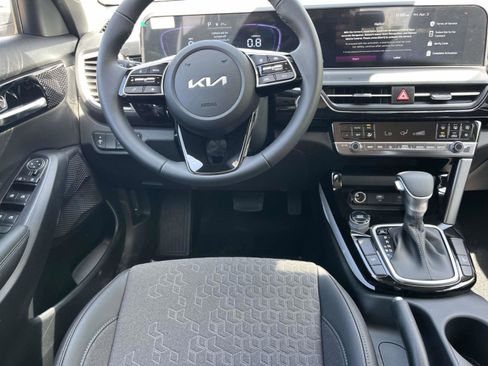 New 2026 Kia Seltos S FWD image 9