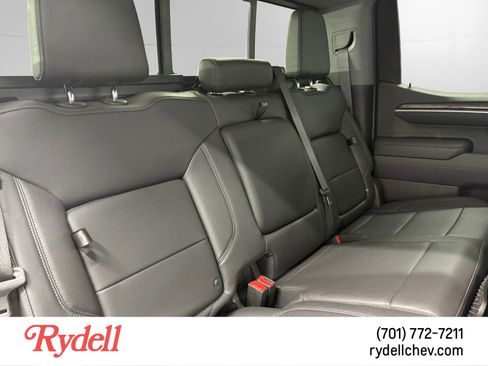 Used 2022 Chevrolet Silverado 1500 LTZ w/ LTZ Convenience Package II AWD/4WD image 17