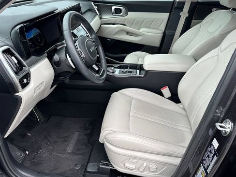 Certified 2023 Kia Sorento SX Prestige AWD/4WD image 9