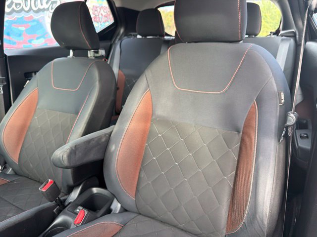 Used 2018 Nissan Kicks SR w/ Exterior Package FWD image 14