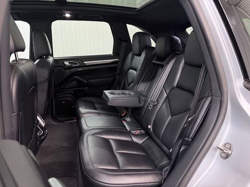 Used 2018 Porsche Cayenne Platinum Edition AWD/4WD image 30