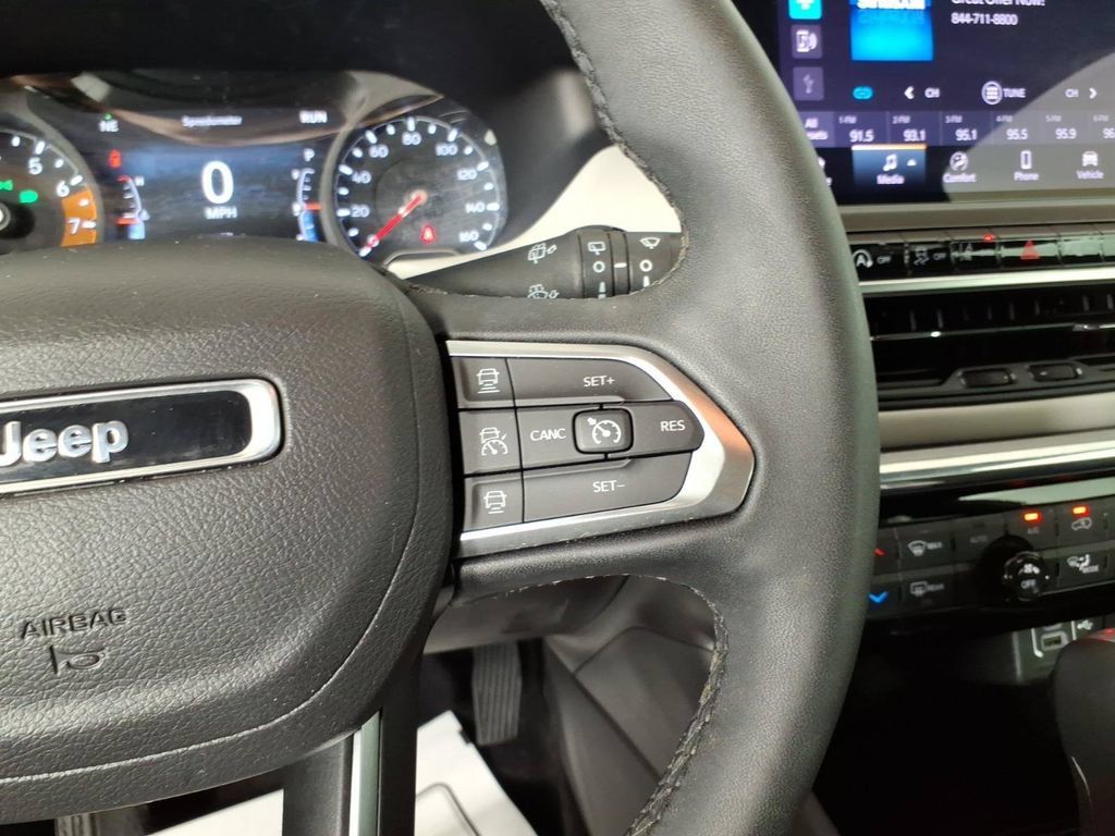 Used 2024 Jeep Compass Limited AWD/4WD image 17