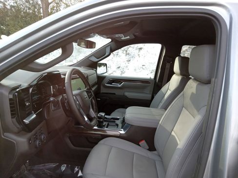 Used 2024 Chevrolet Silverado 1500 RST image 11