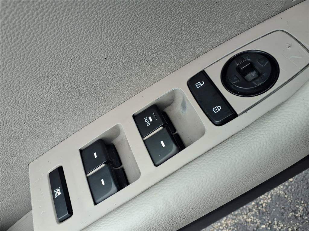 Used 2015 Hyundai Sonata SE FWD image 16