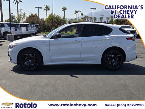 Used 2022 Alfa Romeo Stelvio Veloce AWD/4WD image 4