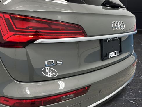 Used 2024 Audi Q5 e Premium w/ Convenience Package AWD/4WD image 38