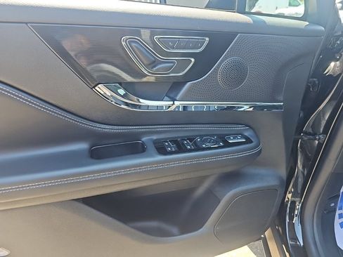 Used 2024 Lincoln Corsair AWD image 8