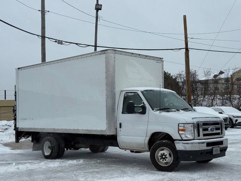 Certified 2024 Ford E-450 and Econoline 450 Super Duty w/ Power Windows & Locks Group image 10