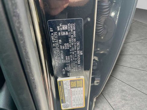 Used 2024 Kia Soul LX w/ LX Technology Package FWD image 25