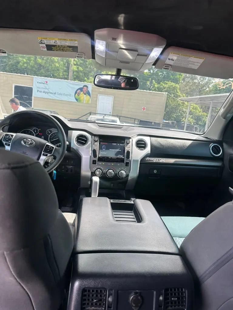 Used 2017 Toyota Tundra SR5 w/ SR5 Upgrade Package RWD image 11