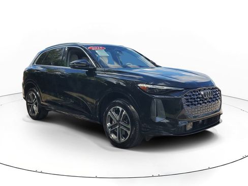 Certified 2025 Audi Q5 Premium w/ Premium Plus AWD/4WD image 1