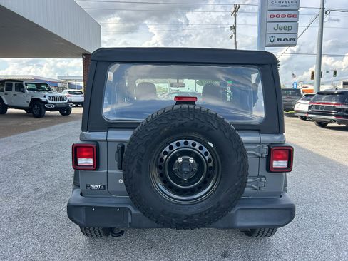 Used 2021 Jeep Wrangler Sport image 6